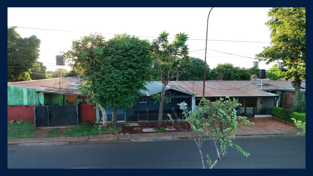 CASA en VENTA sobre Avenida - Posadas