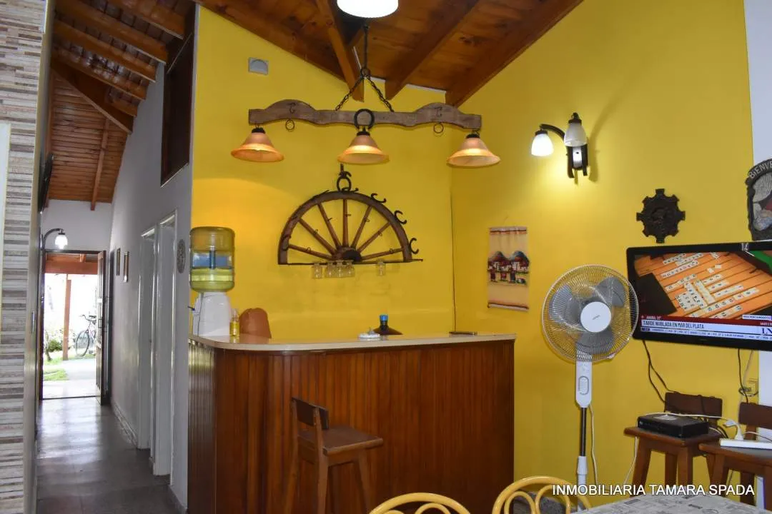 EXCELENTE CASA EN BARRIO PARQUE GOLF