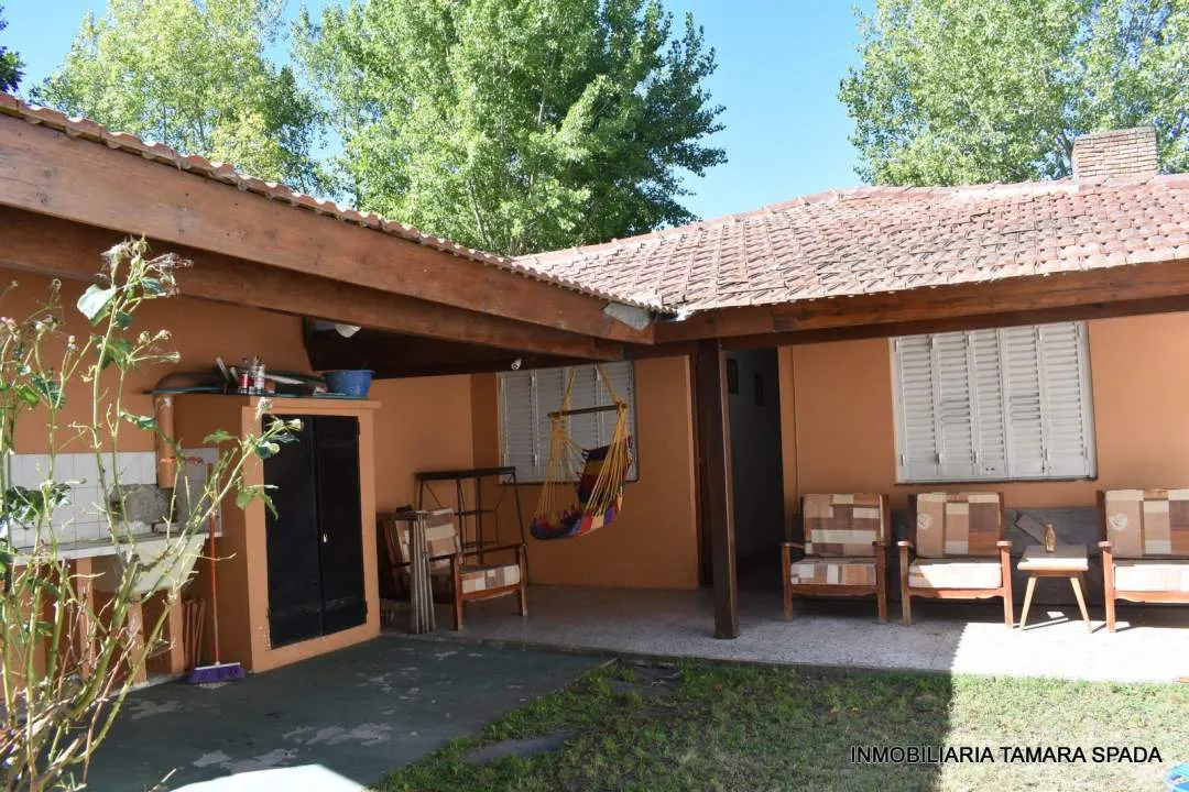 EXCELENTE CASA EN BARRIO PARQUE GOLF