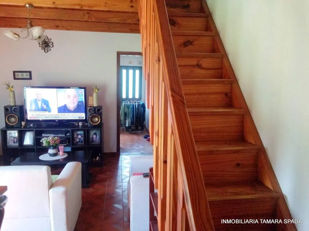 CASA CON GALPON Y PARQUE