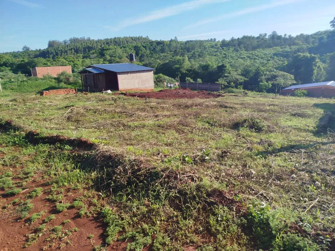 Terreno a 200 del Instituto privado IESA - barrio consolidado/Oberá-Misiones