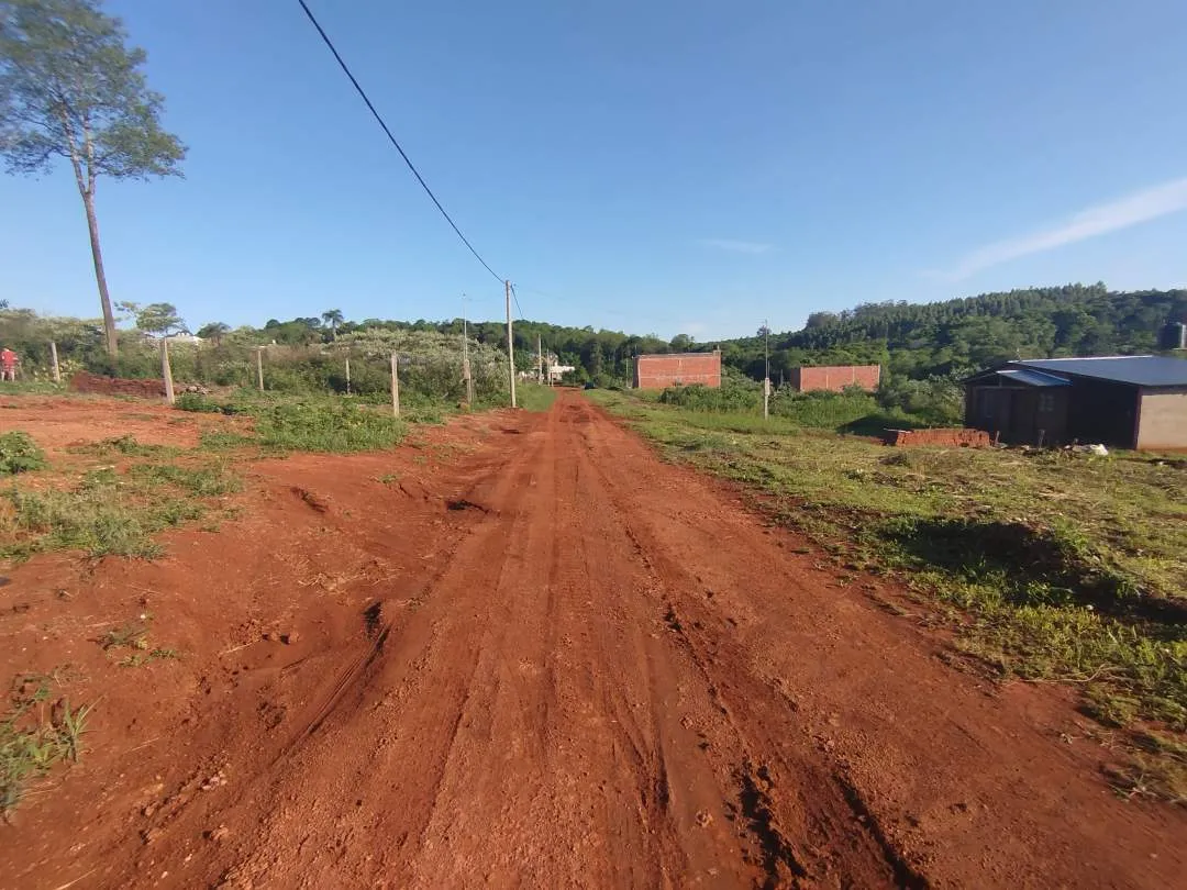 Terreno a 200 del Instituto privado IESA - barrio consolidado/Oberá-Misiones