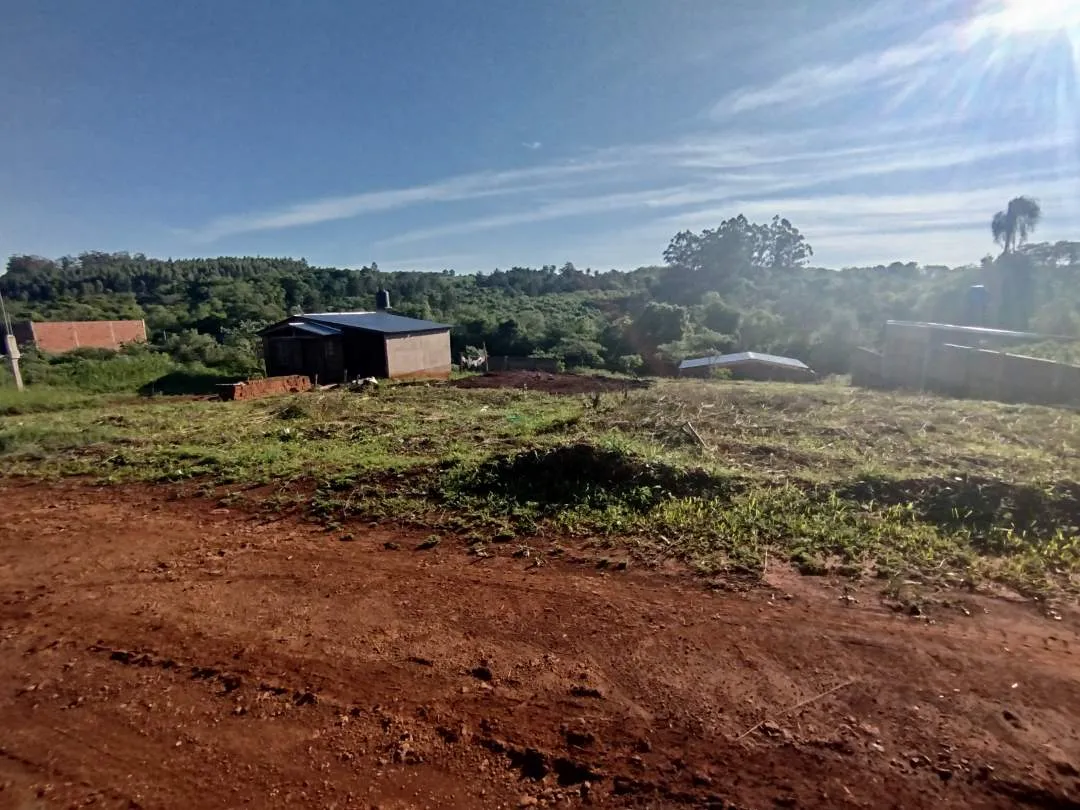 Terreno a 200 del Instituto privado IESA - barrio consolidado/Oberá-Misiones