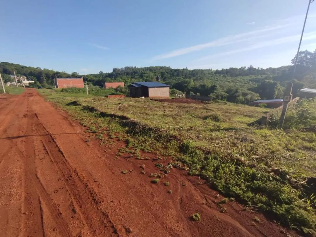 Terreno a 200 del Instituto privado IESA - barrio consolidado/Oberá-Misiones