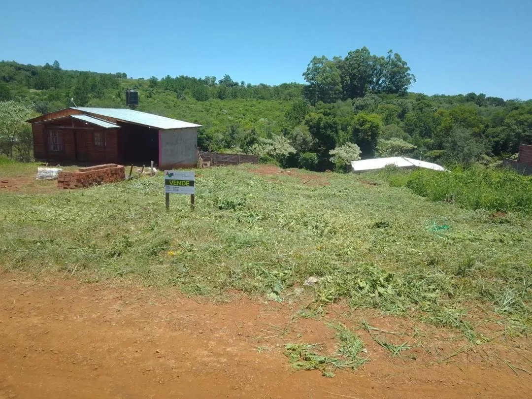 Terreno a 200 del Instituto privado IESA - barrio consolidado/Oberá-Misiones