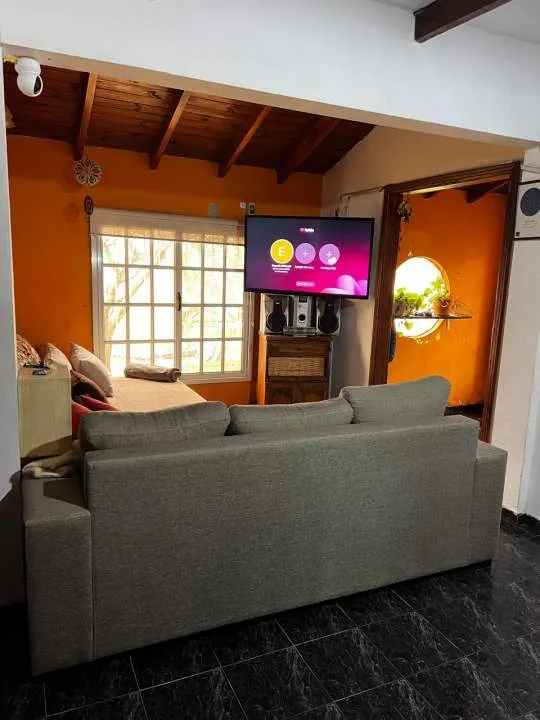 CASA CON EXCELENTES COMODIDADES