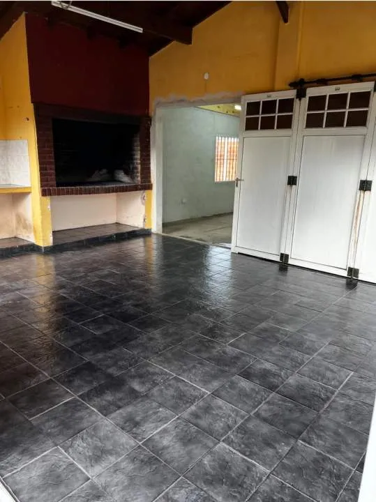 CASA CON EXCELENTES COMODIDADES