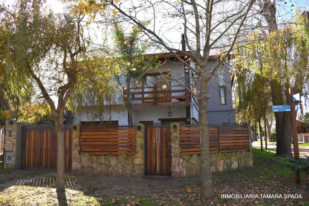 CASA MODERNA DE CATEGORÍA