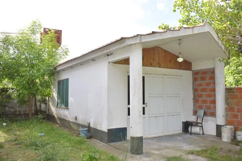 CASA CON PARQUE