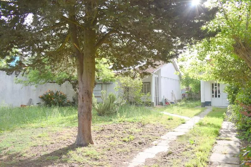 CASA CON PARQUE