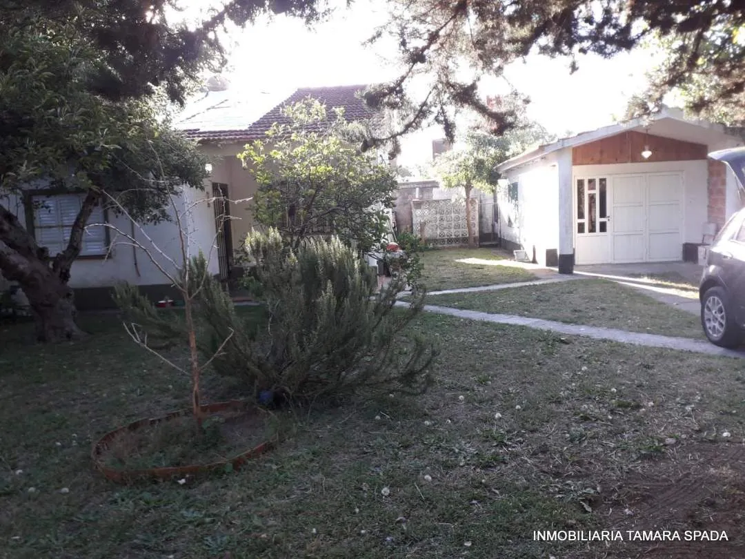 CASA CON PARQUE