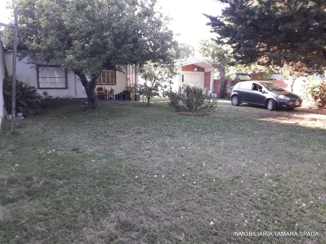 CASA CON PARQUE