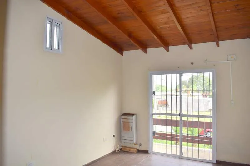 CASA CON PARQUE