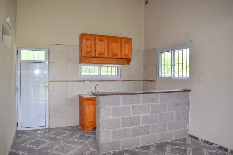 CASA CON PARQUE