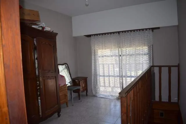 AMPLIA CASA EN ZONA DE RESIDENTES