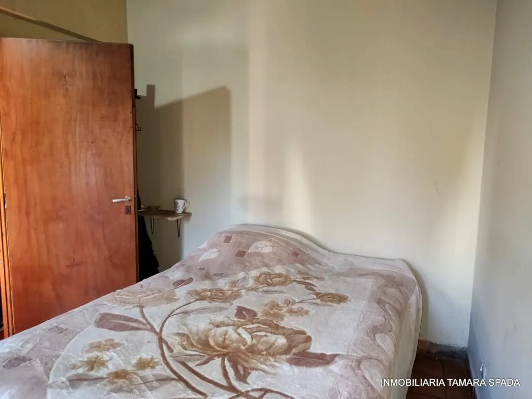 CASA CON AMPLIO TERRENO A 100 MTS DE AV. 41