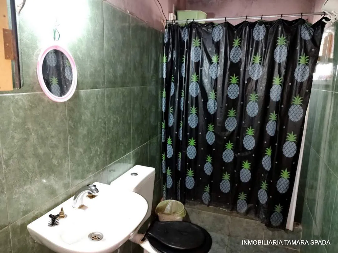 CASA CON AMPLIO TERRENO A 100 MTS DE AV. 41