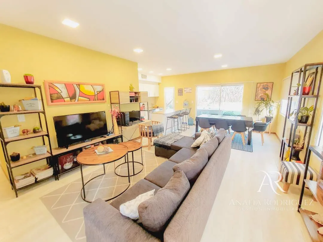 VENTA – CASA 4 AMBIENTES – PILETA Y JARDIN – LOS ARCES – LA CAÑADA DE PILAR