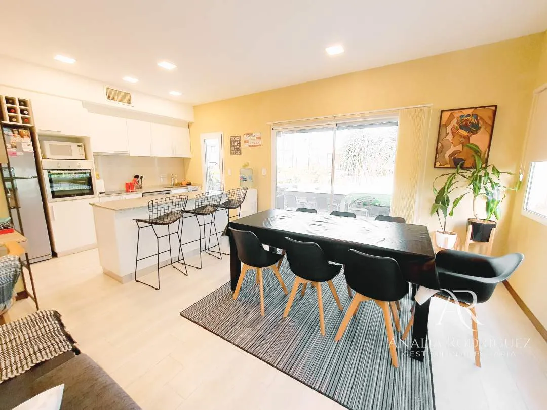 VENTA – CASA 4 AMBIENTES – PILETA Y JARDIN – LOS ARCES – LA CAÑADA DE PILAR
