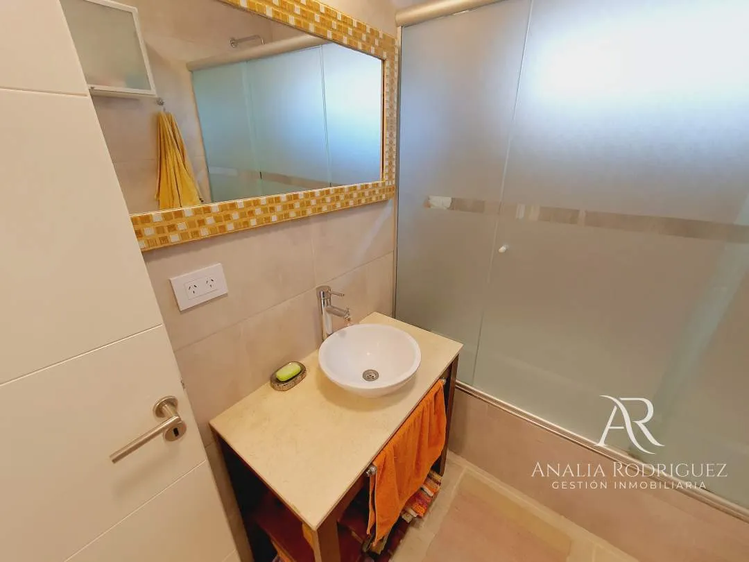 VENTA – CASA 4 AMBIENTES – PILETA Y JARDIN – LOS ARCES – LA CAÑADA DE PILAR