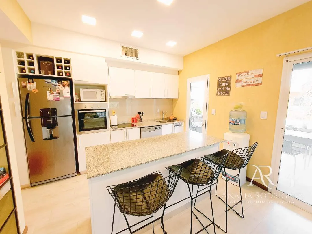 VENTA – CASA 4 AMBIENTES – PILETA Y JARDIN – LOS ARCES – LA CAÑADA DE PILAR