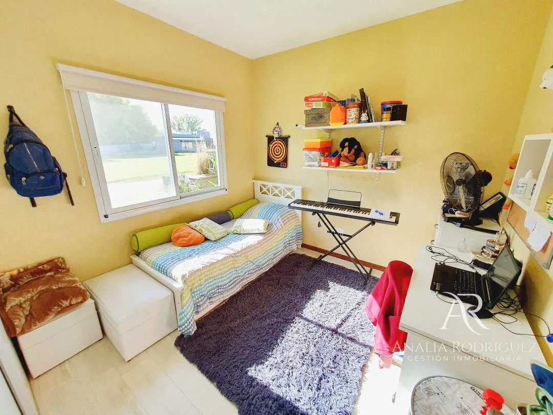 VENTA – CASA 4 AMBIENTES – PILETA Y JARDIN – LOS ARCES – LA CAÑADA DE PILAR