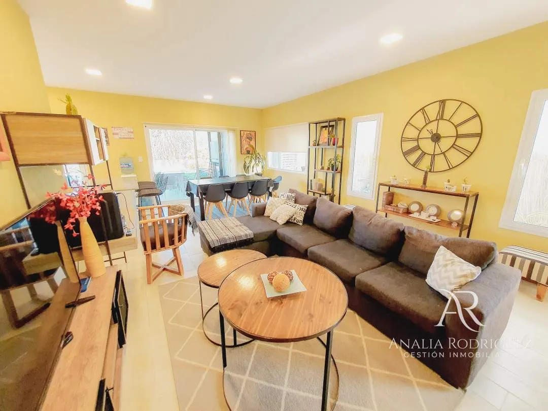 VENTA – CASA 4 AMBIENTES – PILETA Y JARDIN – LOS ARCES – LA CAÑADA DE PILAR