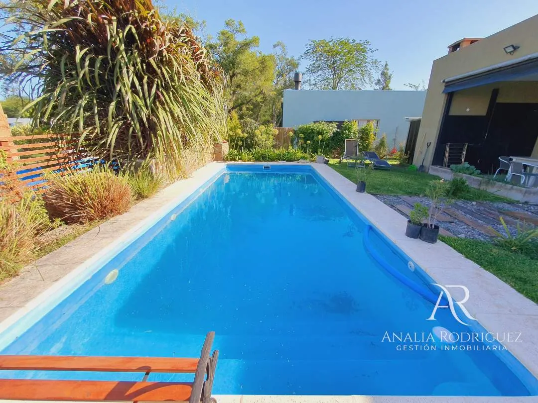 VENTA – CASA 4 AMBIENTES – PILETA Y JARDIN – LOS ARCES – LA CAÑADA DE PILAR