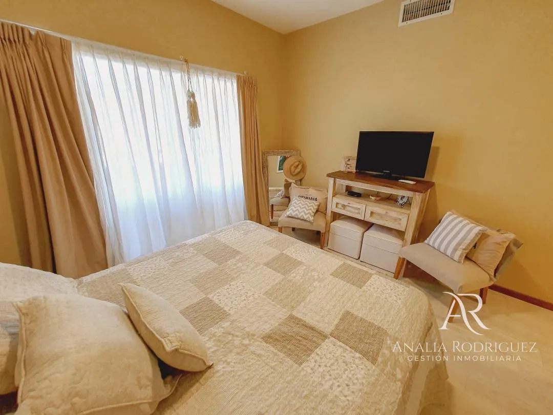 VENTA – CASA 4 AMBIENTES – PILETA Y JARDIN – LOS ARCES – LA CAÑADA DE PILAR