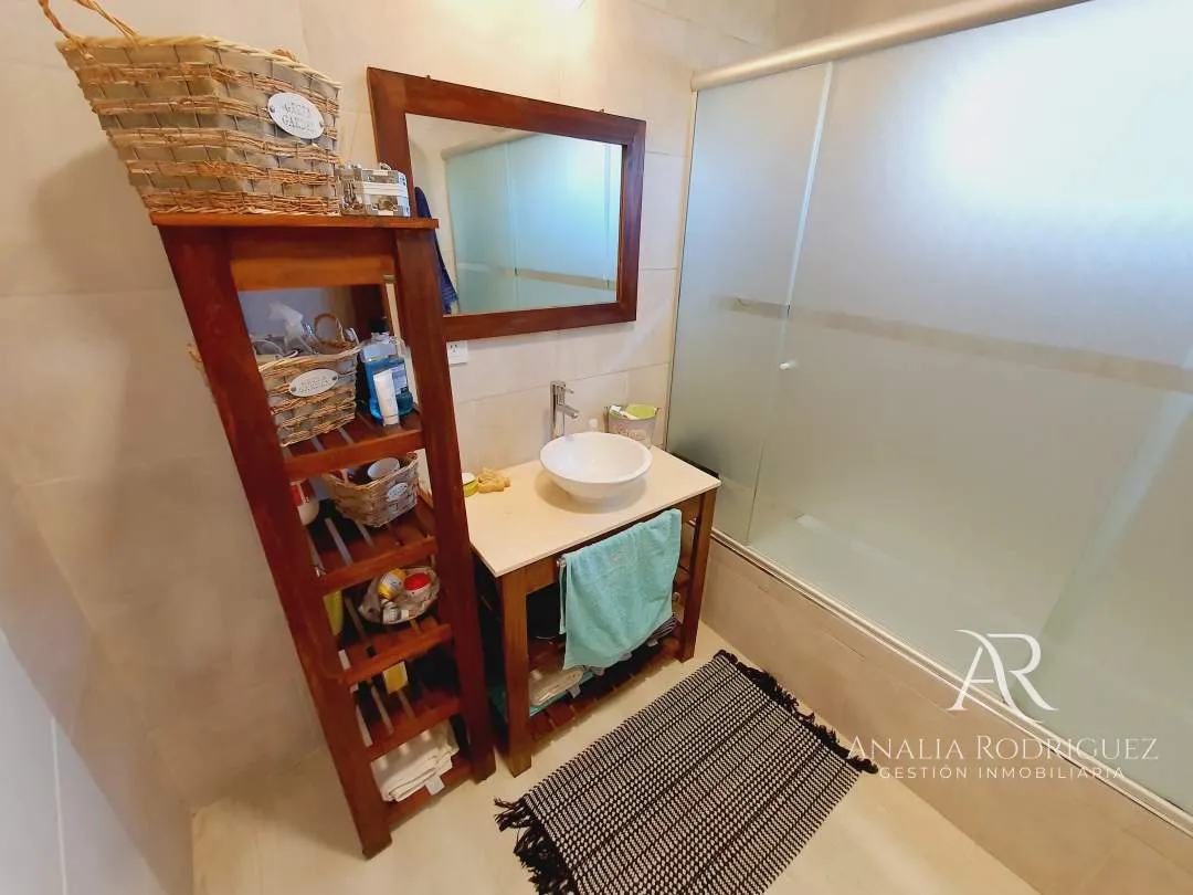 VENTA – CASA 4 AMBIENTES – PILETA Y JARDIN – LOS ARCES – LA CAÑADA DE PILAR