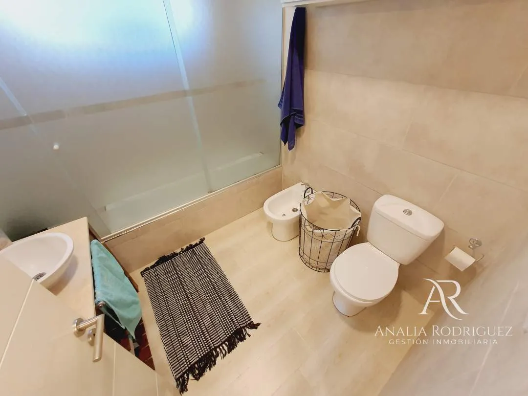 VENTA – CASA 4 AMBIENTES – PILETA Y JARDIN – LOS ARCES – LA CAÑADA DE PILAR