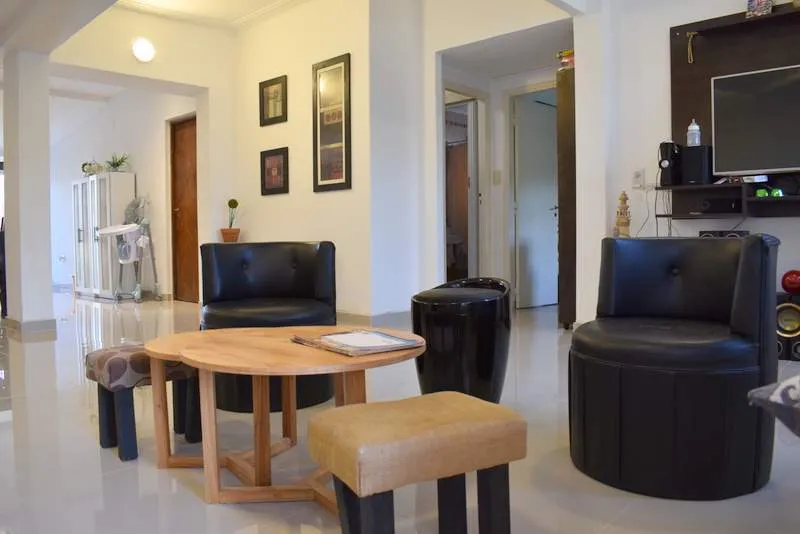 EXCELENTE CASA CON PILETA
