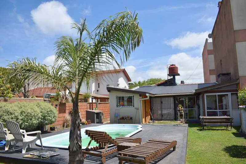 EXCELENTE CASA CON PILETA