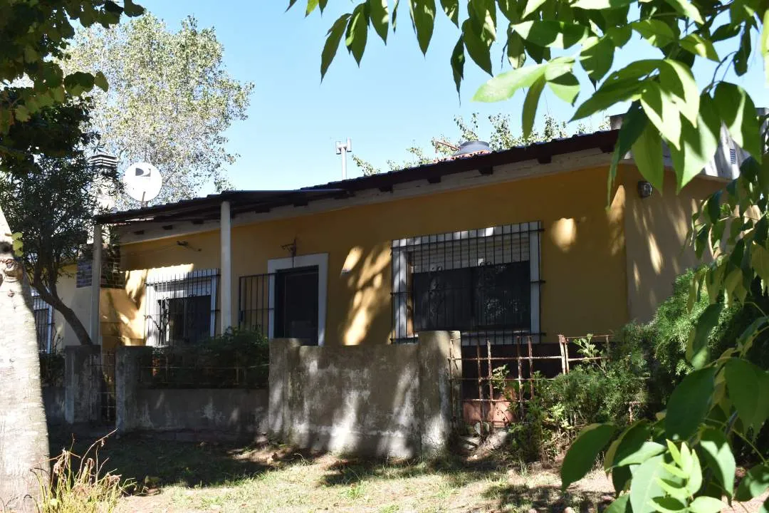 CASA EN SANTA TERESITA SOBRE GRAN LOTE