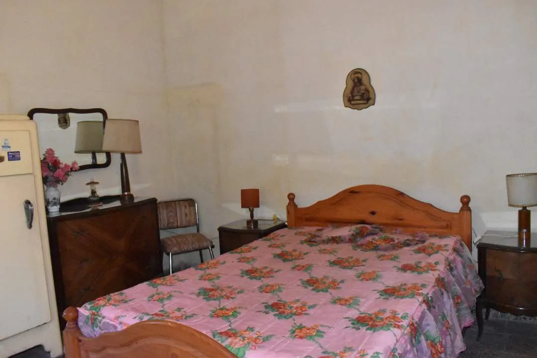 CASA EN SANTA TERESITA SOBRE GRAN LOTE