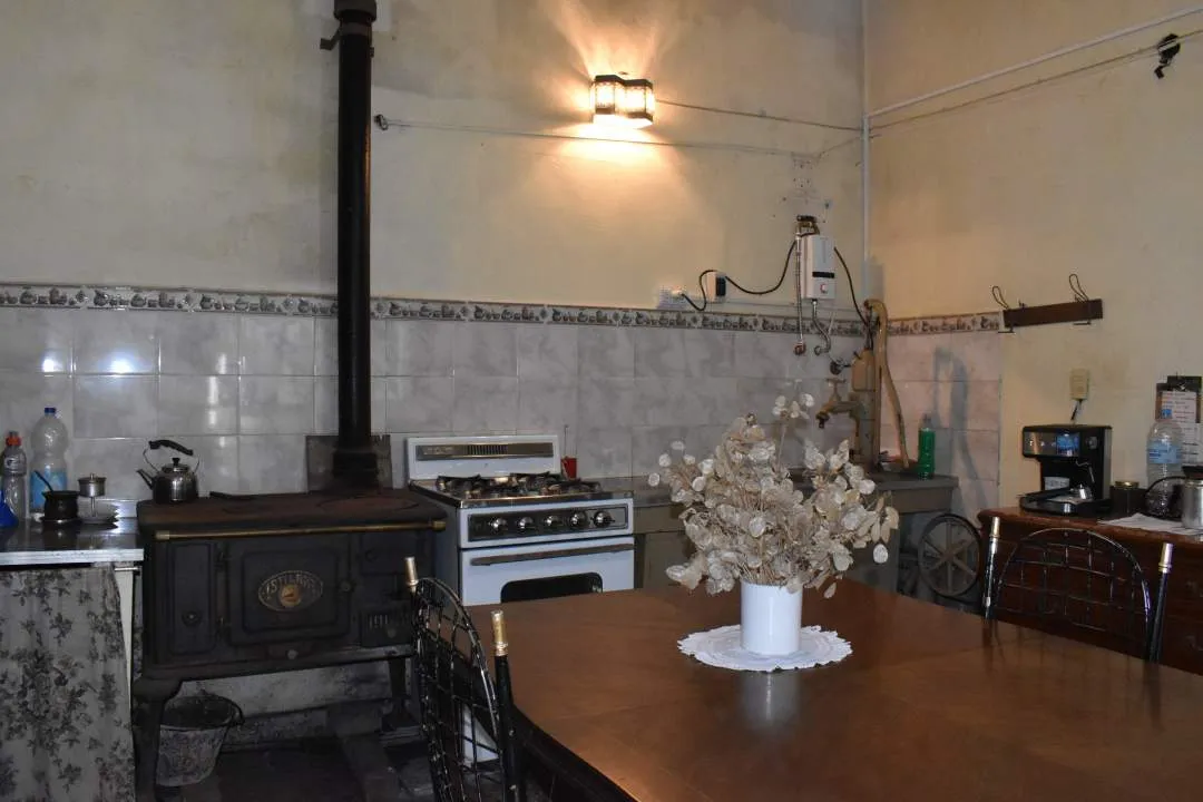 CASA EN SANTA TERESITA SOBRE GRAN LOTE