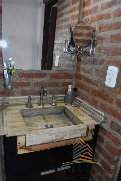 CASA CON ESTILO LUMINOSA Y FUNCIONAL. OPORTUNIDAD EN EL MONTE