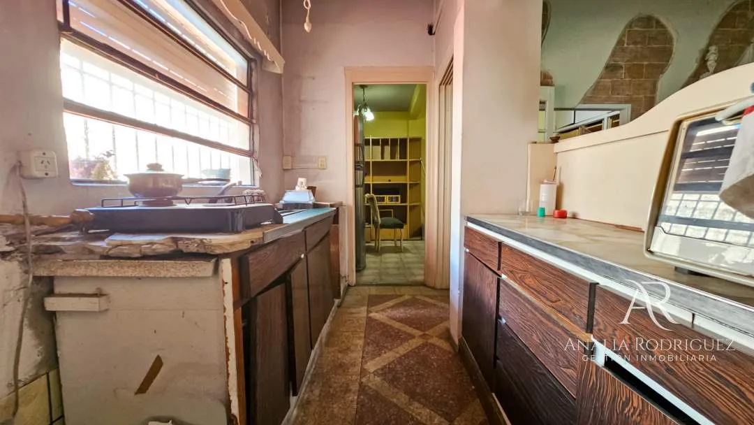 VENTA – DEPARTAMENTO / OFICINA – 6 AMBIENTES CON TERRAZA – BOULOGNE CENTRO