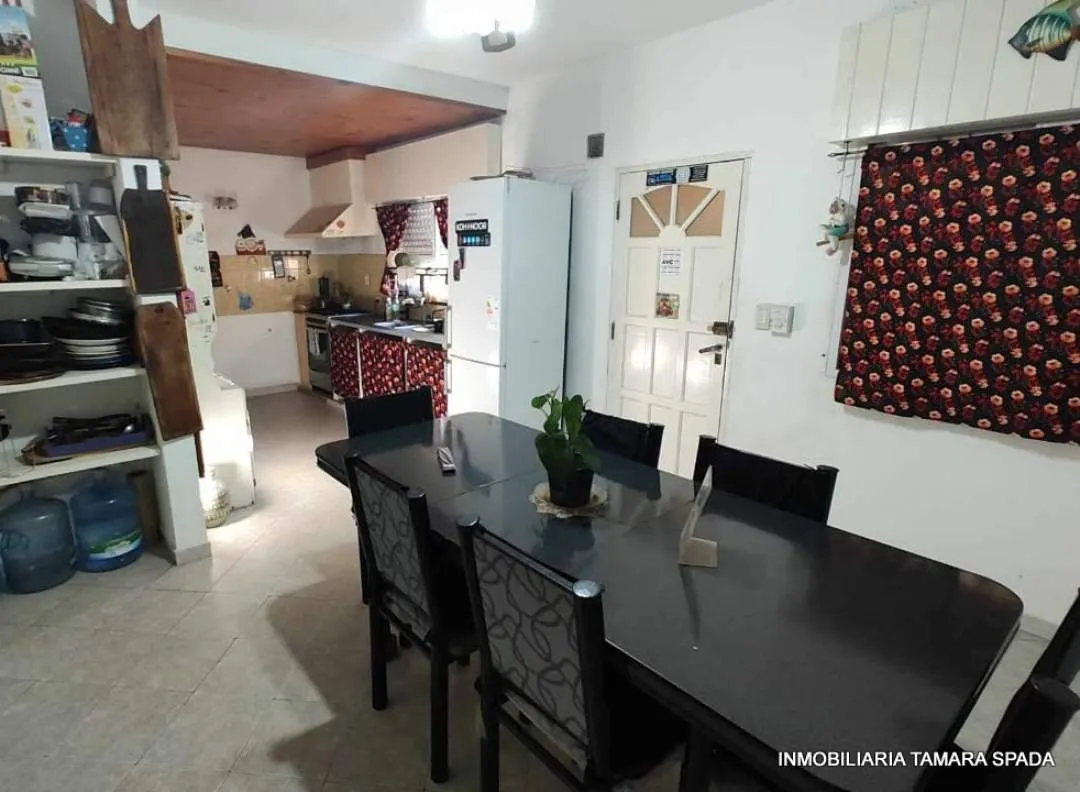 CASA EN BARRIO RESIDENCIAL A METROS DEL MONTE