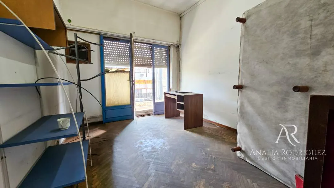 VENTA – DEPARTAMENTO / OFICINA – 6 AMBIENTES CON TERRAZA – BOULOGNE CENTRO
