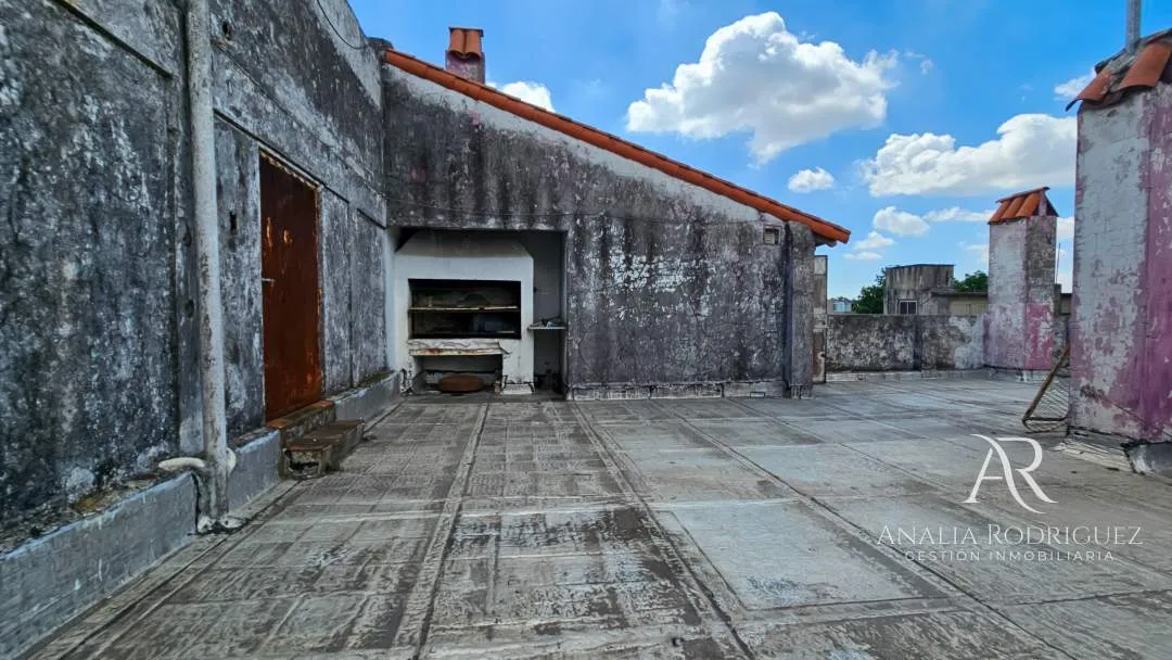VENTA – DEPARTAMENTO / OFICINA – 6 AMBIENTES CON TERRAZA – BOULOGNE CENTRO