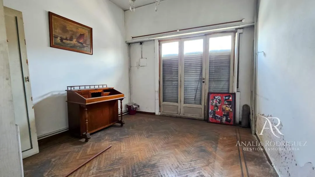 VENTA – DEPARTAMENTO / OFICINA – 6 AMBIENTES CON TERRAZA – BOULOGNE CENTRO