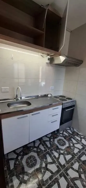 ALQUILER - CASA EN PRIMER PISO AL FRENTE | 2 DORMITORIOS | TERRAZA Y BALCON