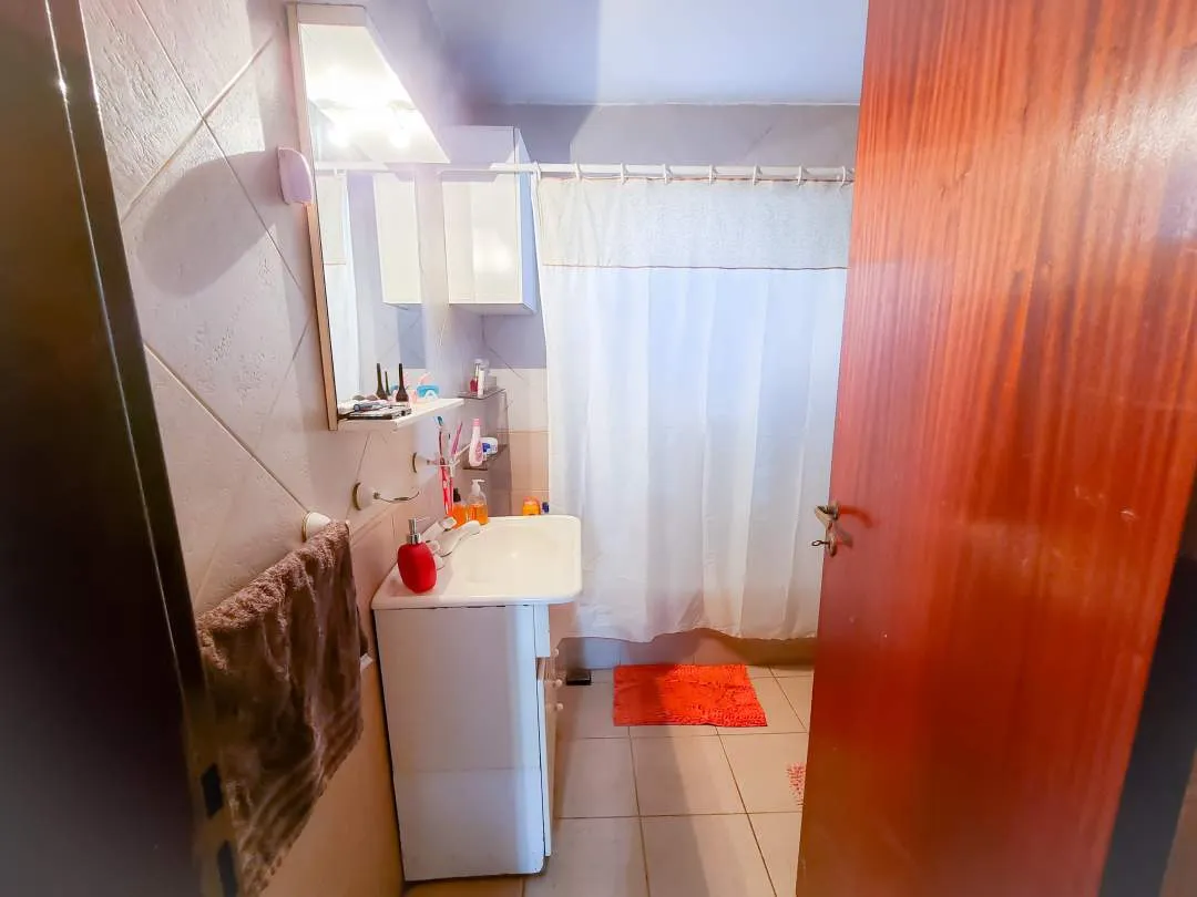 VENTA - CASA 4 AMBIENTES CON JARDÍN Y COCHERA EN PACHECO