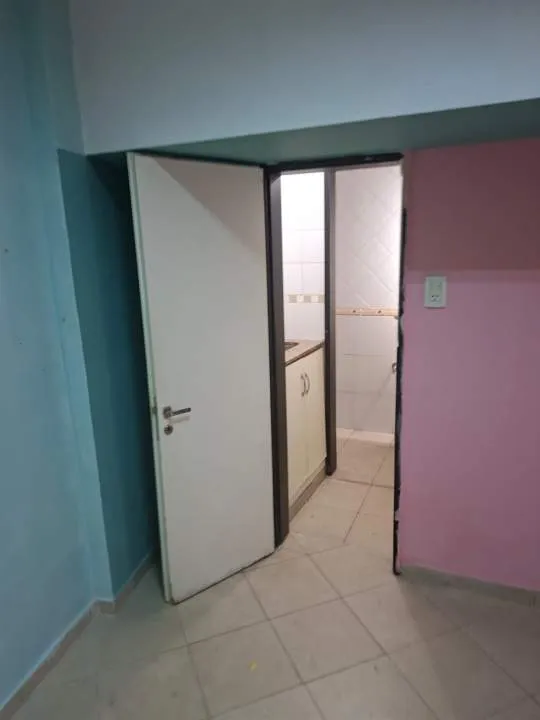 Venta Local  a la calle en Boedo,  Castro 1586 a mts de Av. Garay