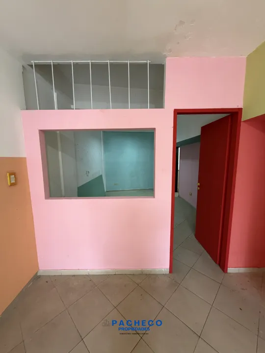 VENTA Local comercial a la calle en Boedo