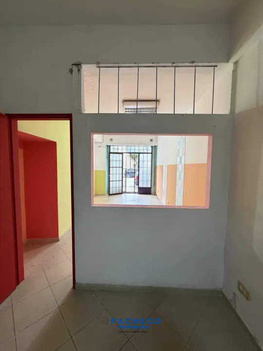 VENTA Local comercial a la calle en Boedo