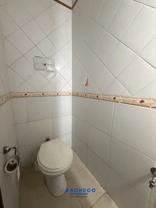 VENTA Local comercial a la calle en Boedo