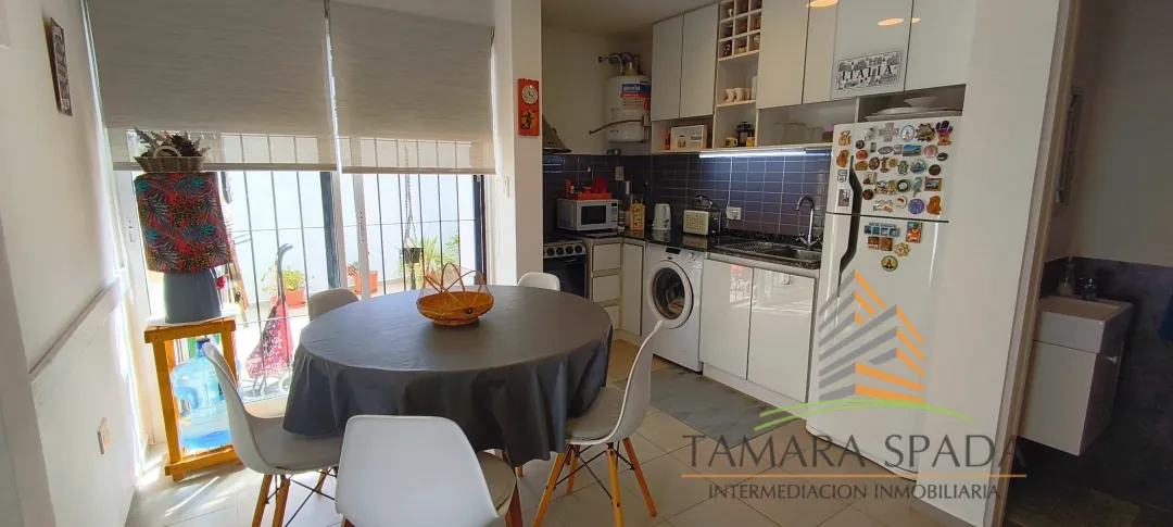 DUPLEX MODERNO Y LUMINOSO