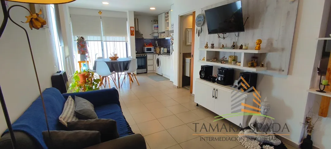 DUPLEX MODERNO Y LUMINOSO